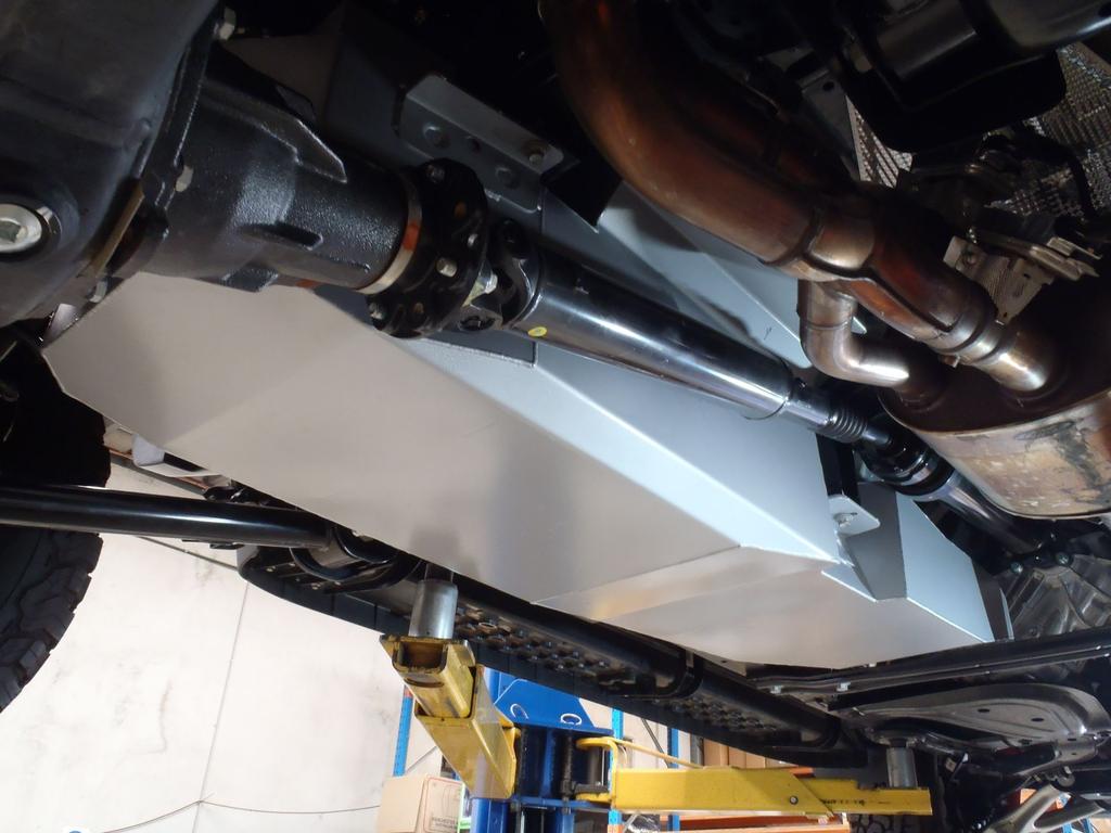 ESTANQUE DE COMBUSTIBLE DE 135L