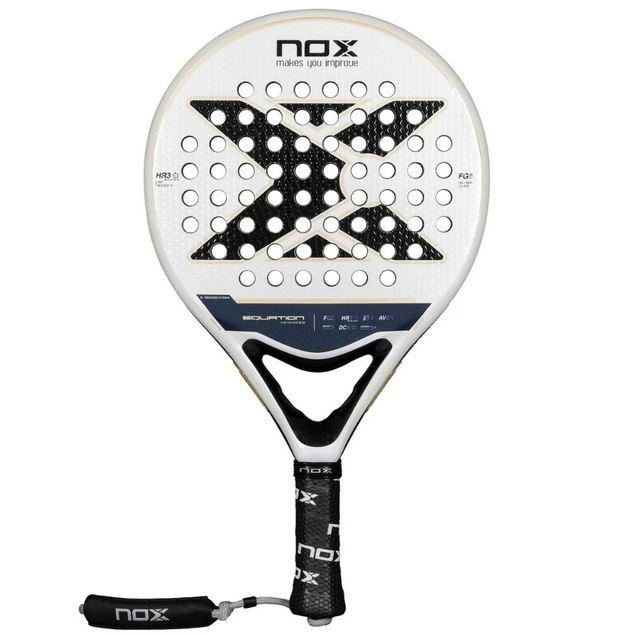Pala De Padel Equation 2025 + Tarro De Pelotas +Overgrip + Protector - Color: Blanco/Negro