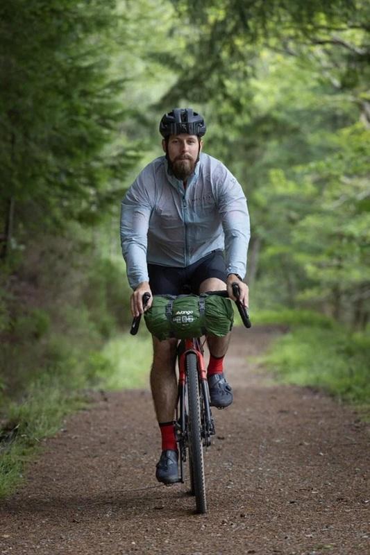 Miniatura Carpa Apex Compact 200 -