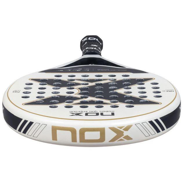 Pala De Padel Equation 2025 + Tarro De Pelotas +Overgrip + Protector - Color: Blanco/Negro